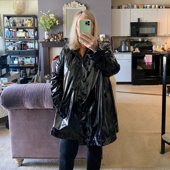 UBU Swing Raincoat With Removable Faux Fur Lining - Picture 5 of 7